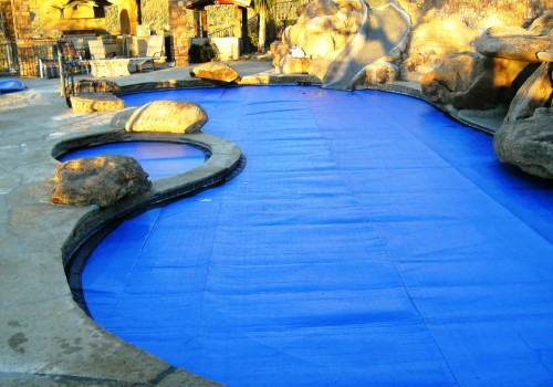 How Can a Pool Cover Help Keep Heat In?